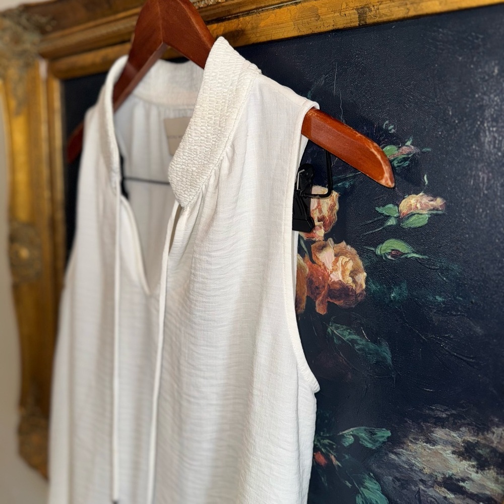 Brochu Walker White Sleeveless V-Neck Blouse with Neck Ties Size M Gently Used - Picture 2 of 7